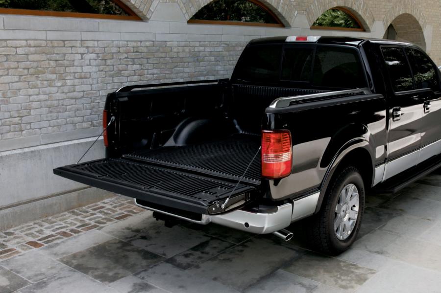  Lincoln Mark LT Concept 2006 года  (фото 38 из 74)